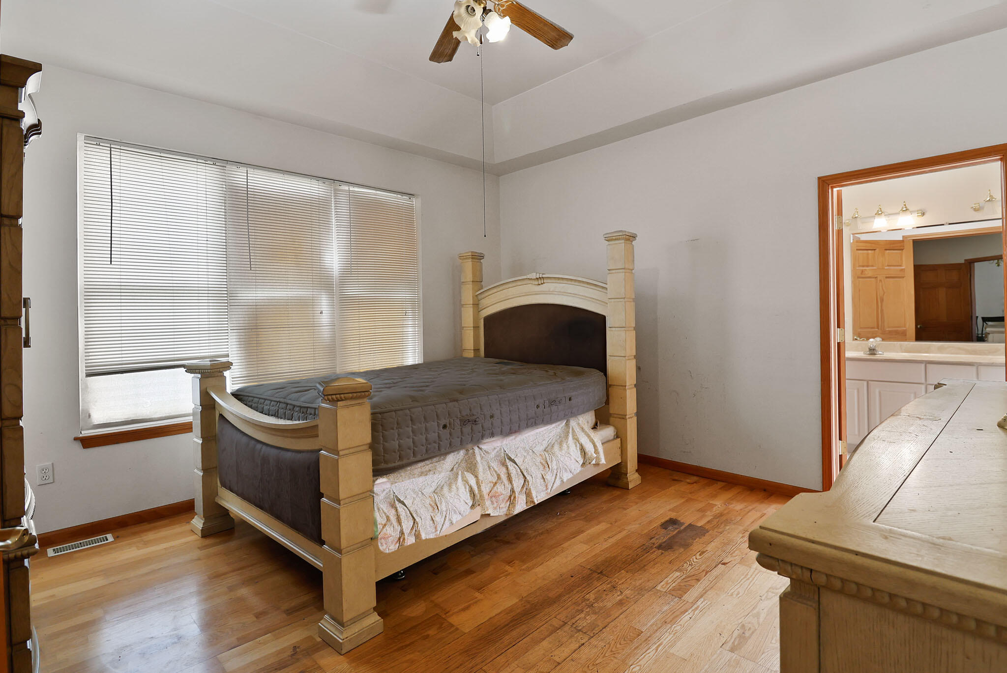 2829 Cheryl Street Portage, IN 46368 - Photo 10 of 18 2048x1370