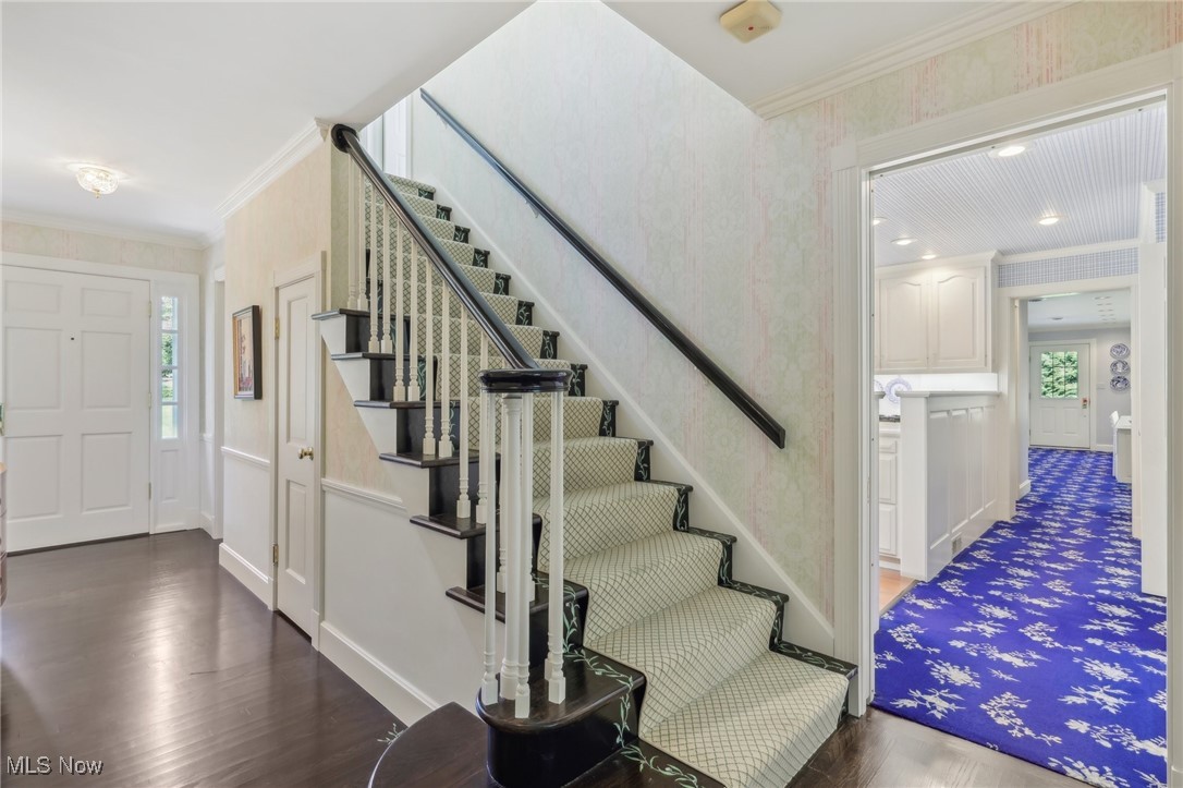 2060 Stockbridge Road Akron, OH 44313 - Photo 19 of 41 Front stair case