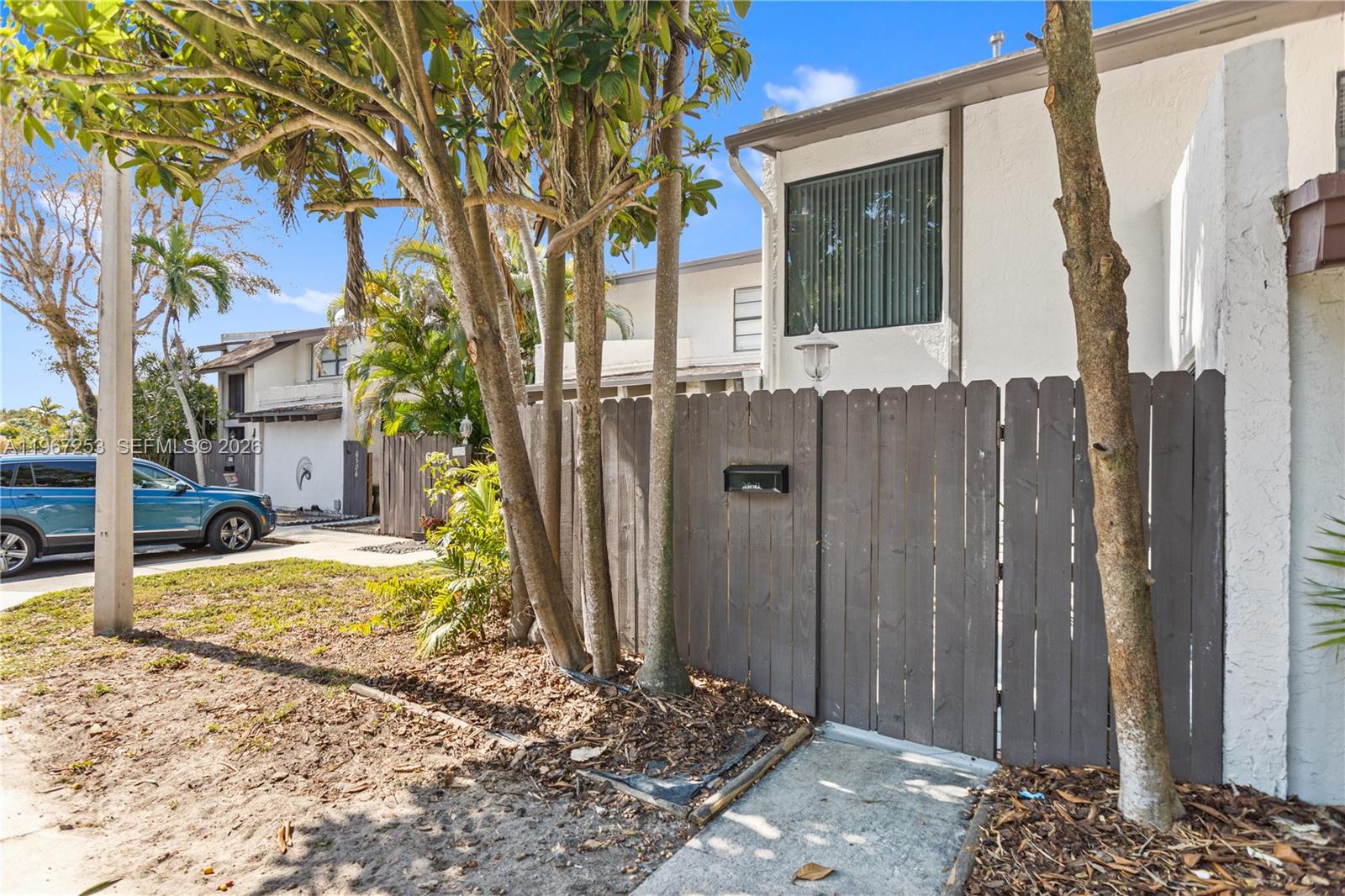 6502 Southwest 114th Avenue Miami, FL 33173 - Photo 2 of 68