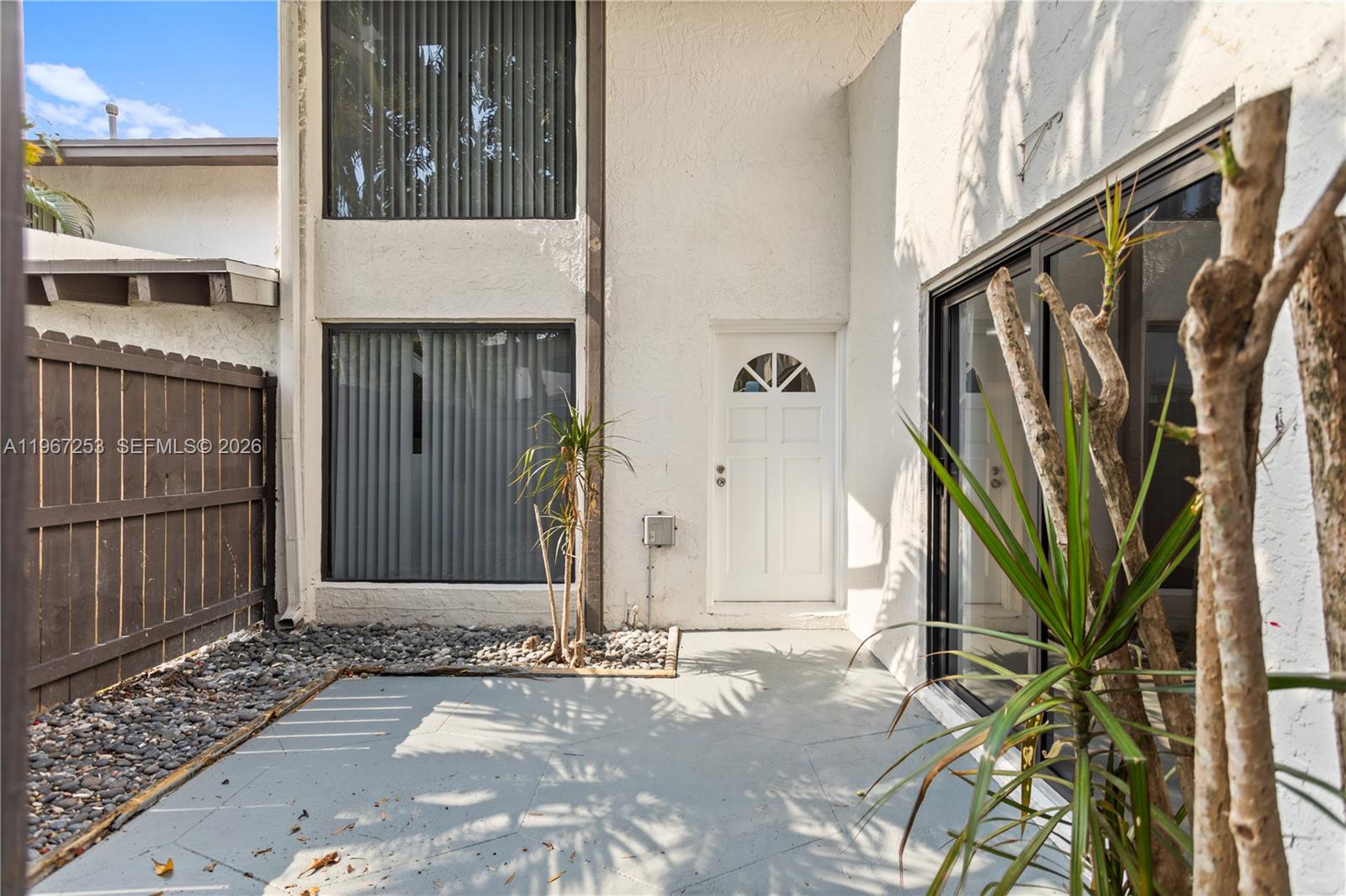 6502 Southwest 114th Avenue Miami, FL 33173 - Photo 4 of 68