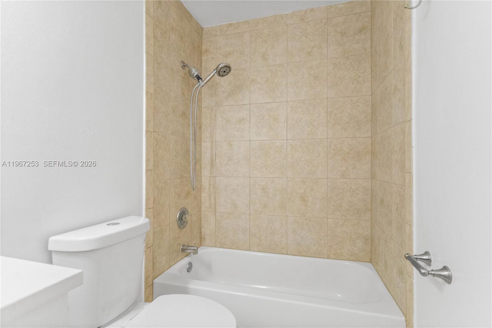 6502 Southwest 114th Avenue Miami, FL 33173 - Photo 43 of 68