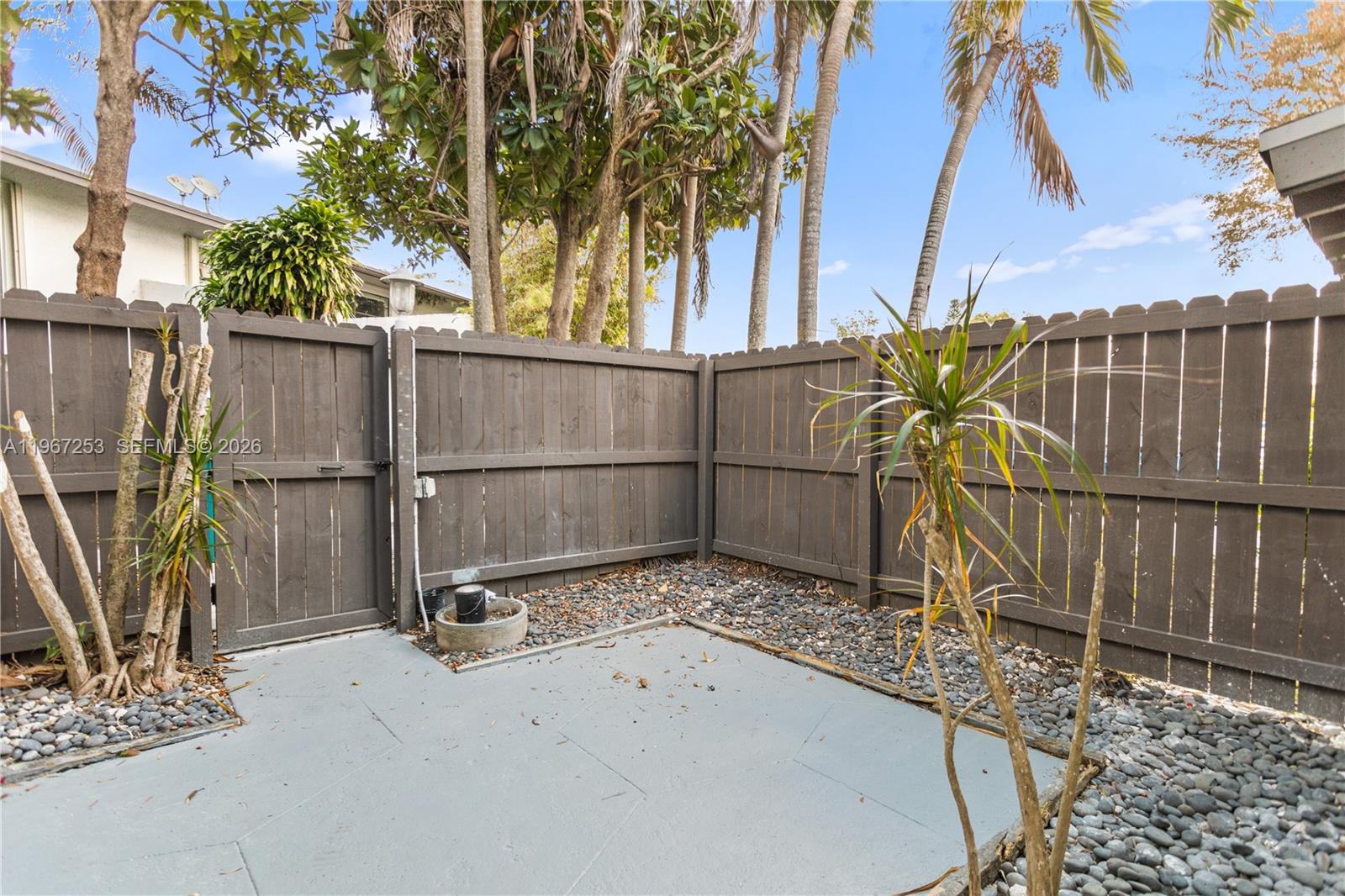 6502 Southwest 114th Avenue Miami, FL 33173 - Photo 6 of 68