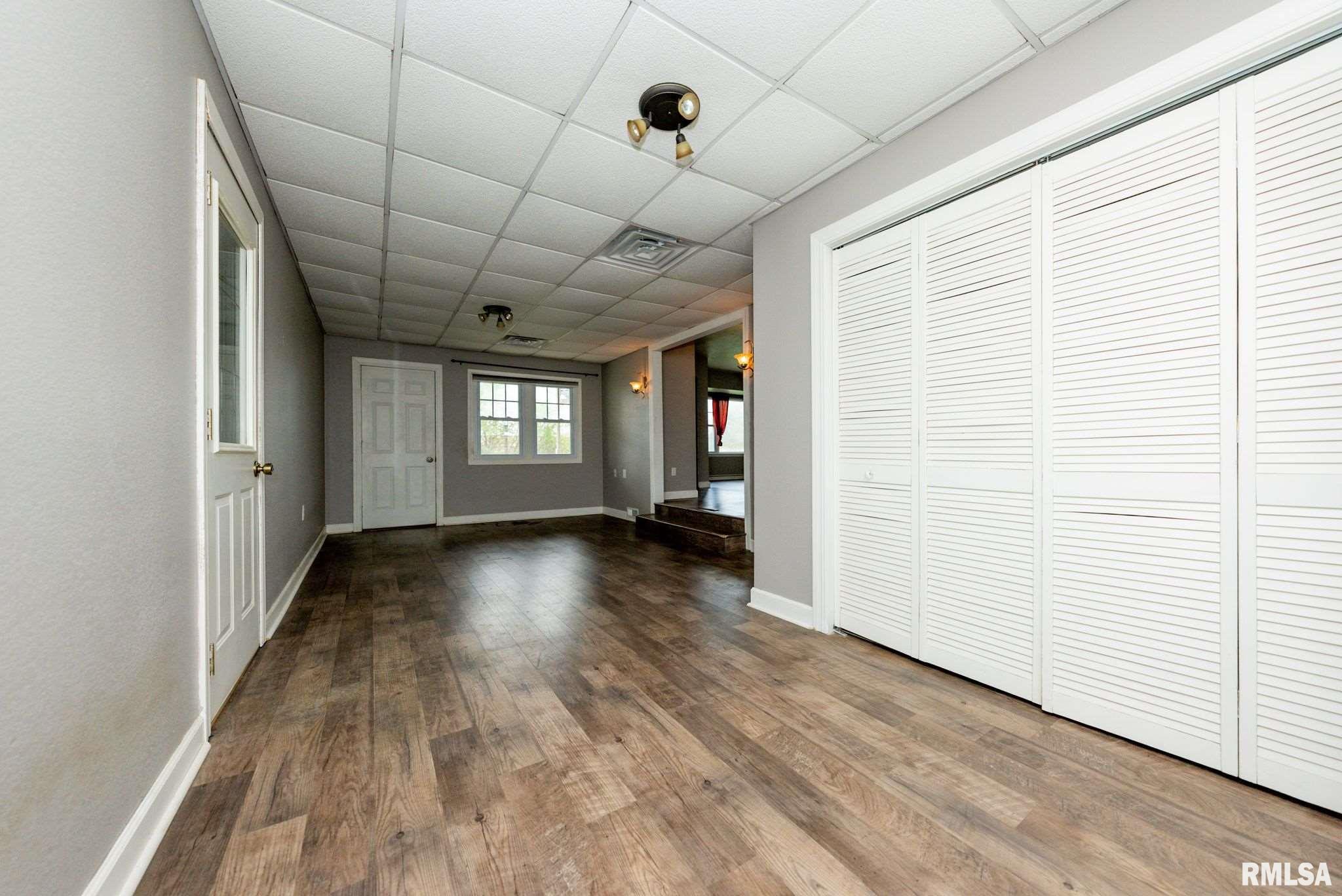 804 Springfield Road East Peoria, IL 61611 - Photo 8 of 39 Gallery Image 8