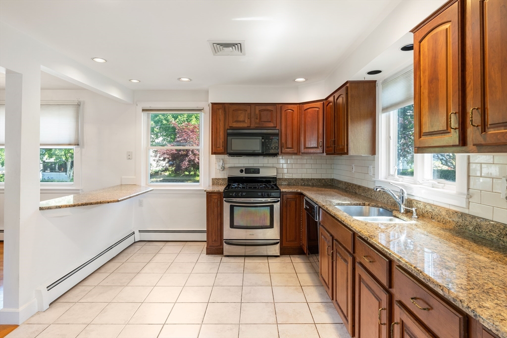 66 Overlook Road Marblehead, MA 01945 - Photo 13 of 34