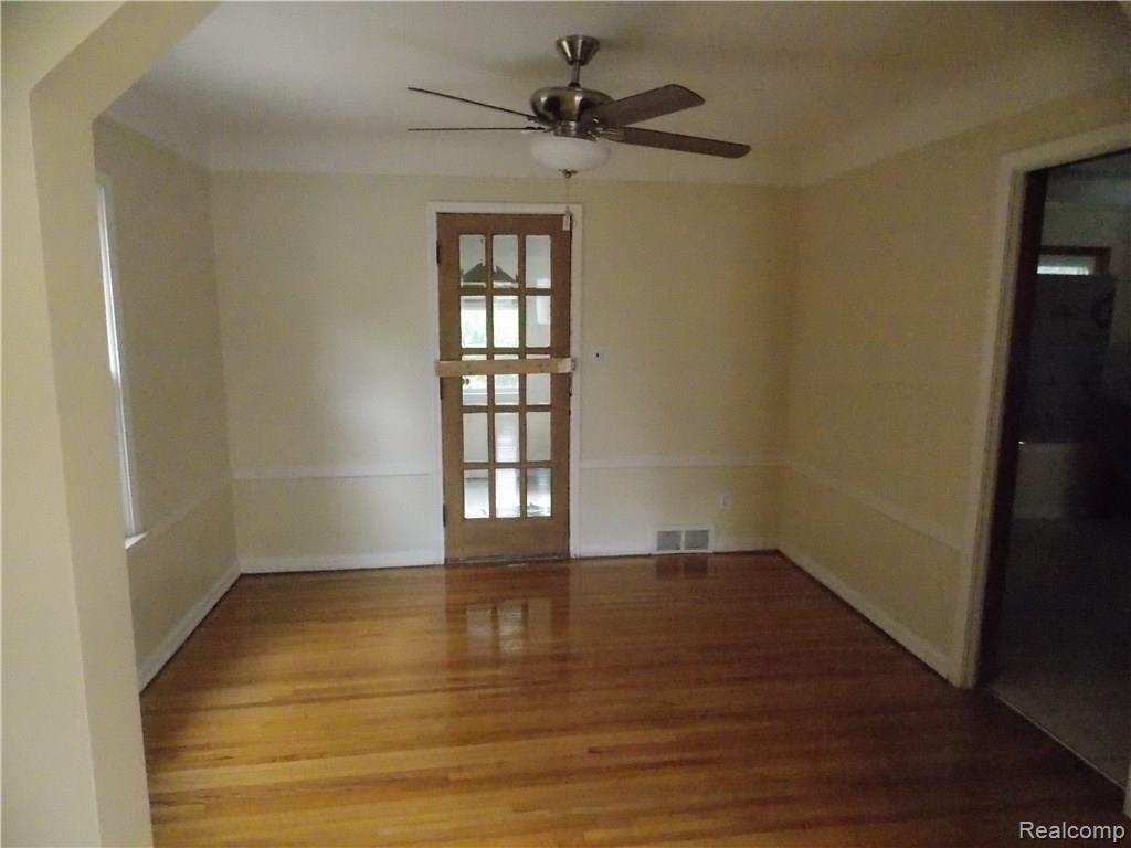 17208 Annchester Road Detroit, MI 48219 - Photo 4 of 23 DSCN7422.JPG