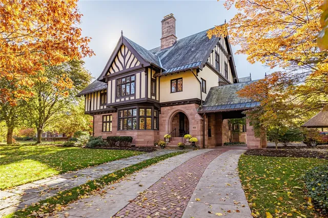 $3,000 | 901 East Avenue, Unit D, Rochester, NY 14607