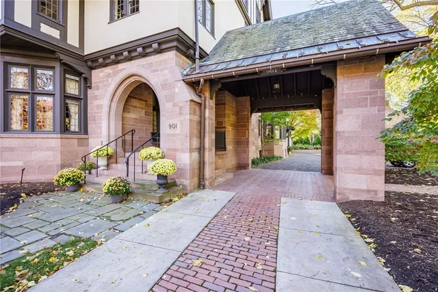 $3,000 | 901 East Avenue, Unit D, Rochester, NY 14607