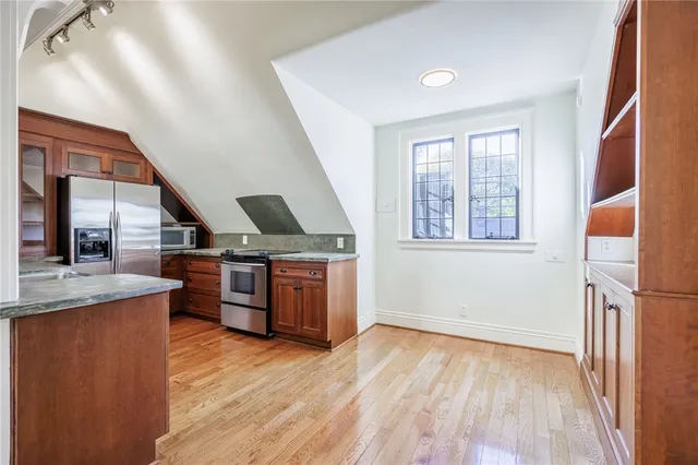 $3,000 | 901 East Avenue, Unit D, Rochester, NY 14607