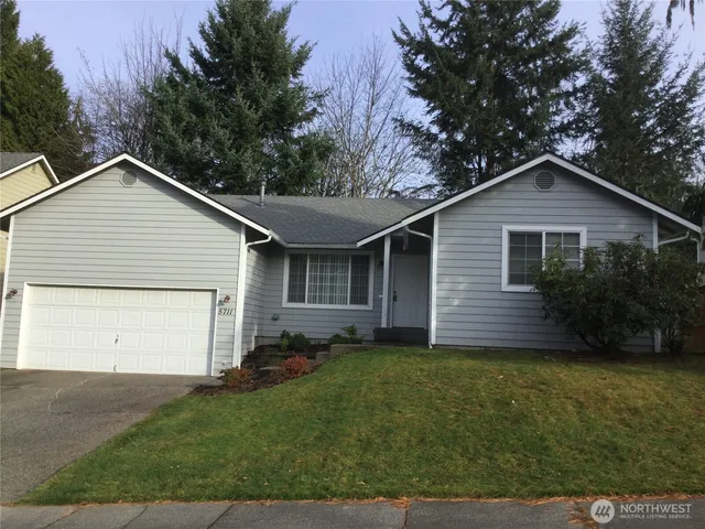 $2,895 | 5711 10th Avenue West, Everett, WA 98203