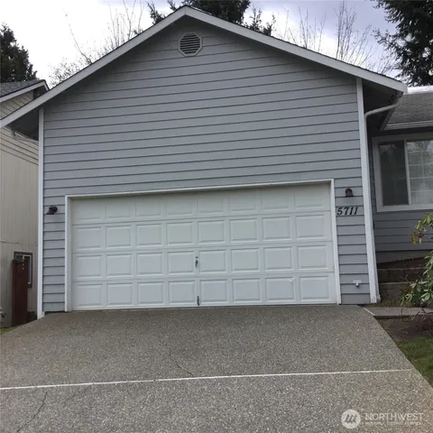 $2,895 | 5711 10th Avenue West, Everett, WA 98203
