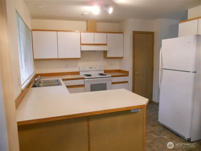 $2,895 | 5711 10th Avenue West, Everett, WA 98203