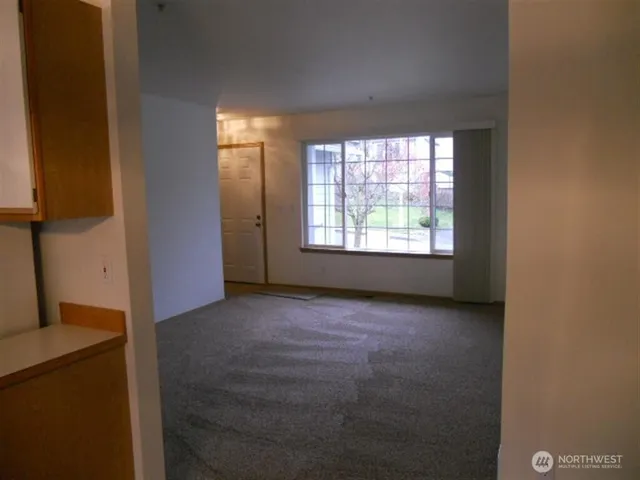 $2,895 | 5711 10th Avenue West, Everett, WA 98203