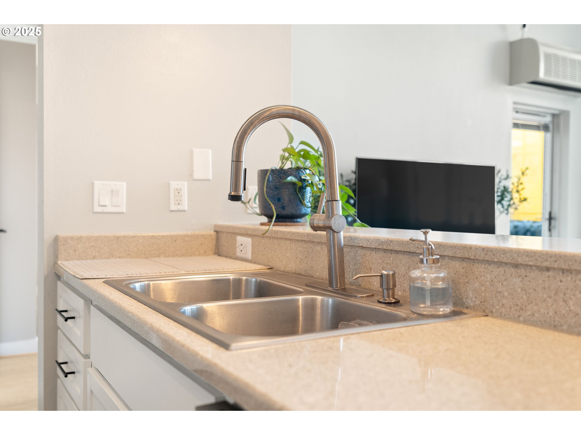 1125 Northwest 9th Avenue, Unit 517 Portland, OR 97209 - Photo 12 of 45