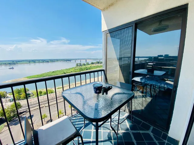 $705,000 | 200 Wagner Place, Unit 102, Memphis, TN 38103