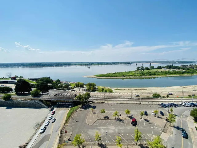 $705,000 | 200 Wagner Place, Unit 102, Memphis, TN 38103