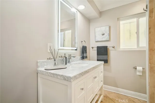 $335,000 | 1405 East 1st Street, Unit 6, Long Beach, CA 90802