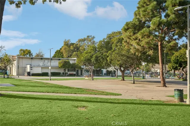 $335,000 | 1405 East 1st Street, Unit 6, Long Beach, CA 90802