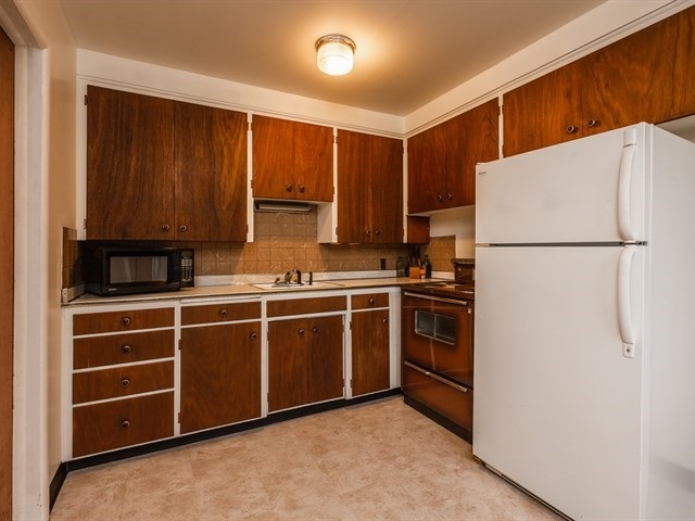213 North Barker Road Greenacres, WA 99016 - Photo 8 of 20 Gallery Image 8
