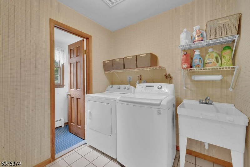 168 Little Philadelphia Road Washington, NJ 07882 - Photo 15 of 45 Gallery Image 15