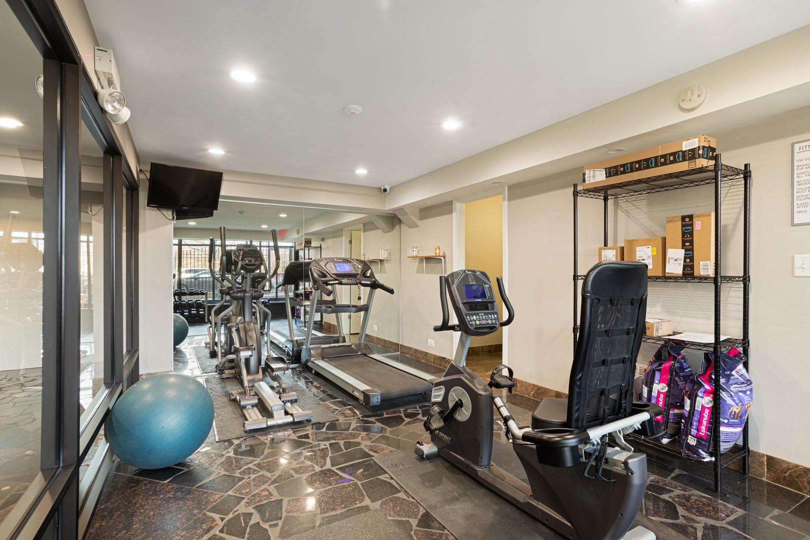 7616 North Marshfield Avenue, Unit 509 Chicago, IL 60626 - Photo 13 of 13 a view of a room with gym equipment