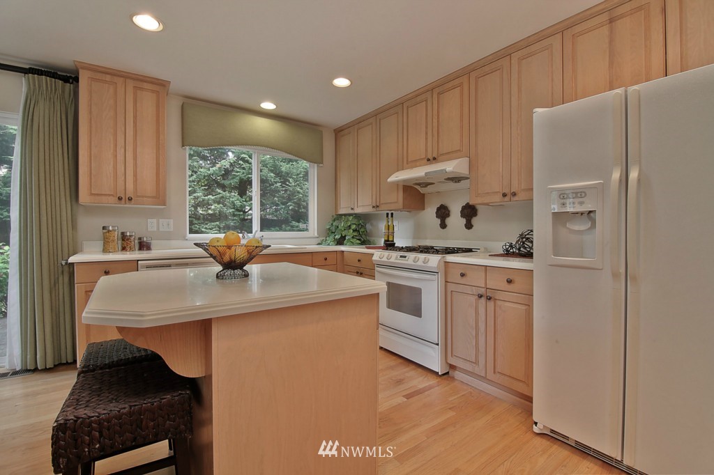 18617 173rd Way Southeast Renton, WA 98058 - Photo 7 of 24 Gallery Image 7