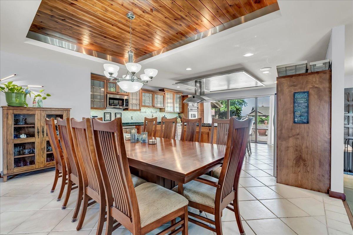 30960 Tower Road Visalia, CA 93292 - Photo 48 of 76 a dining room with furniture and window