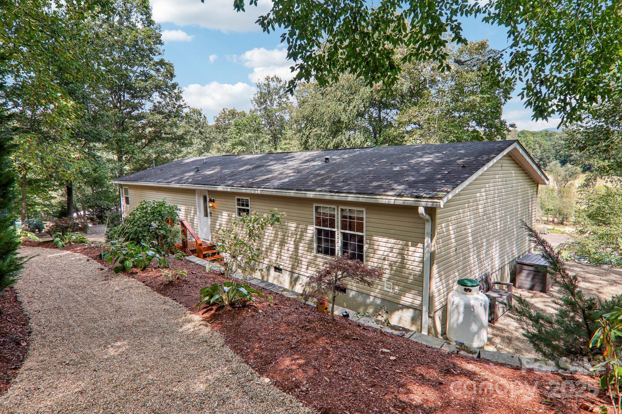18 Spencer Road Candler, NC 28715 - Photo 37 of 48 Gallery Image 37