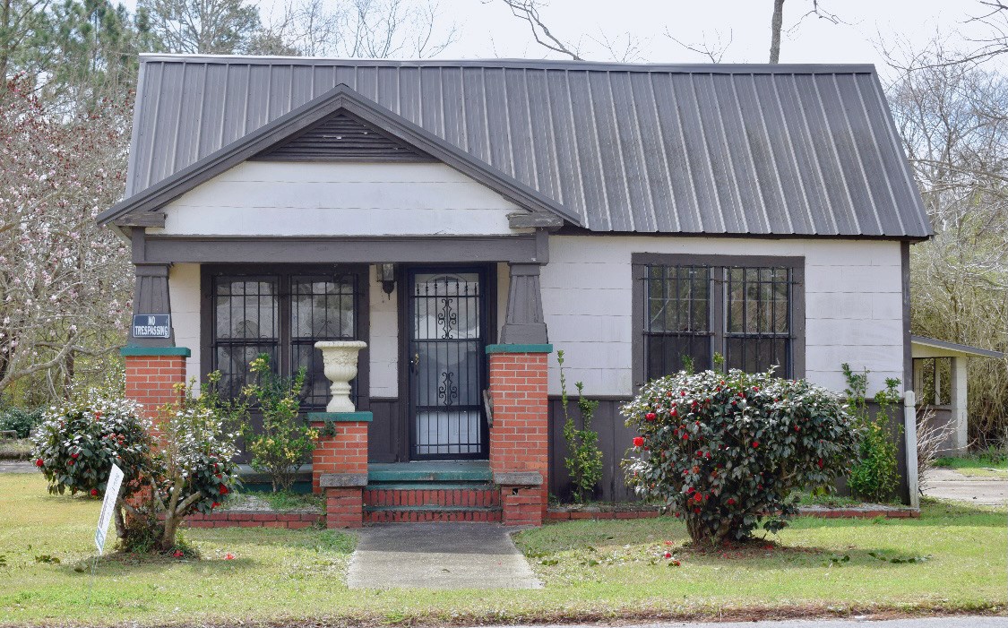 140 Carver Avenue Atmore, AL 36502 - Photo 1 of 20