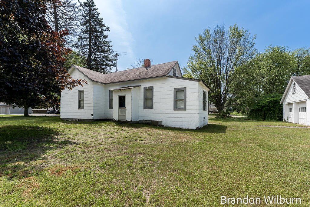 3259 Maple Grove Road Muskegon, MI 49441 - Photo 5 of 36 3529MapleGroveRd-9LoRes