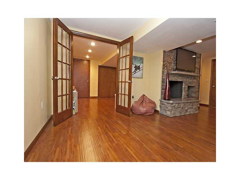 332 Country Club Road Washington, PA 15301 - Photo 17 of 24 Family Room.