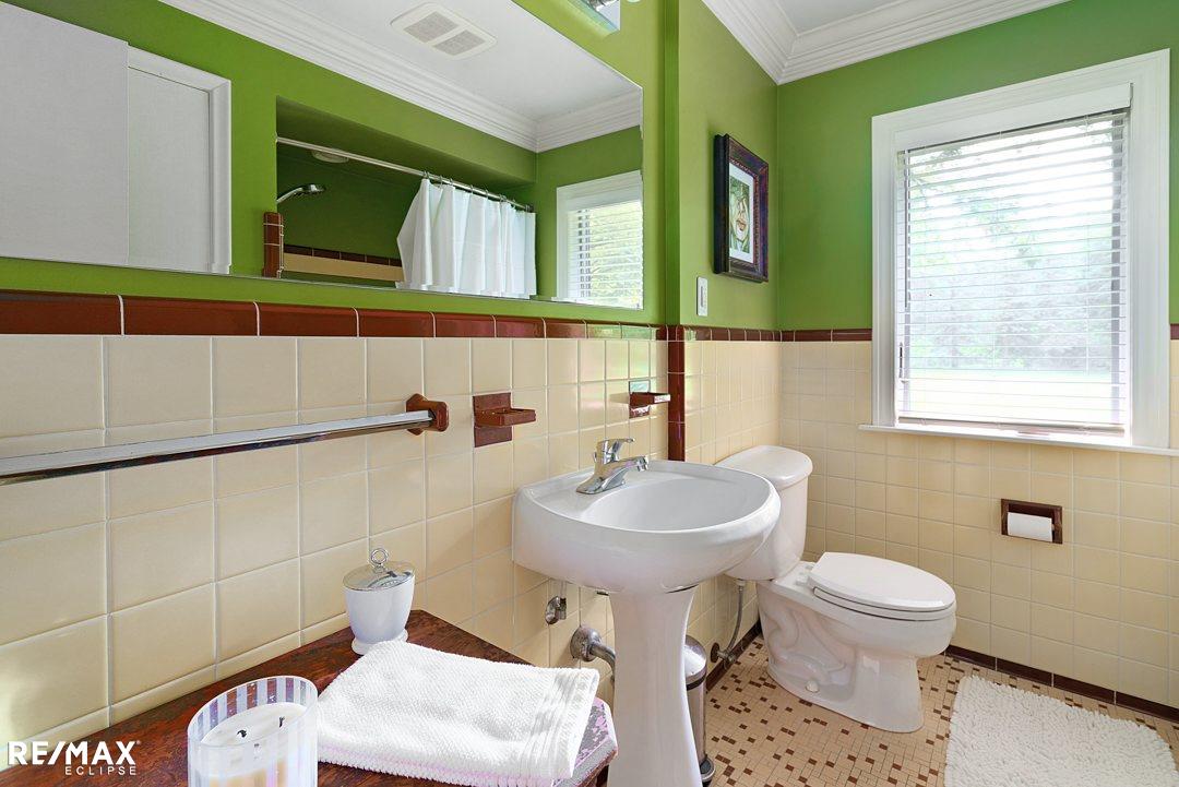 753 Charlesina Drive Rochester, MI 48306 - Photo 17 of 37 31356399-16.JPG