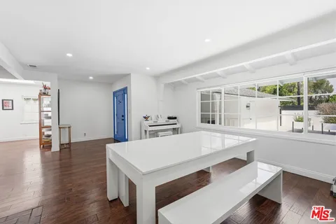 $2,398,000 | 16910 West Magnolia Boulevard, Encino, CA 91316