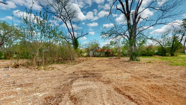 a view of backyard space