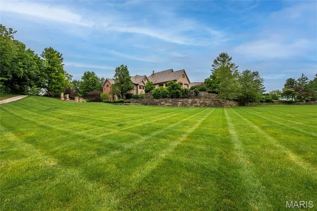 $5,950,000 | 4 Slate River Way, Wentzville, MO 63385