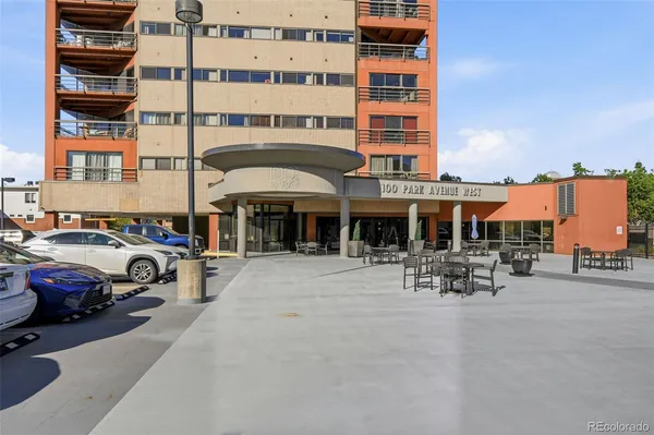 $299,000 | 100 Park Avenue West, Unit 2006, Denver, CO 80205