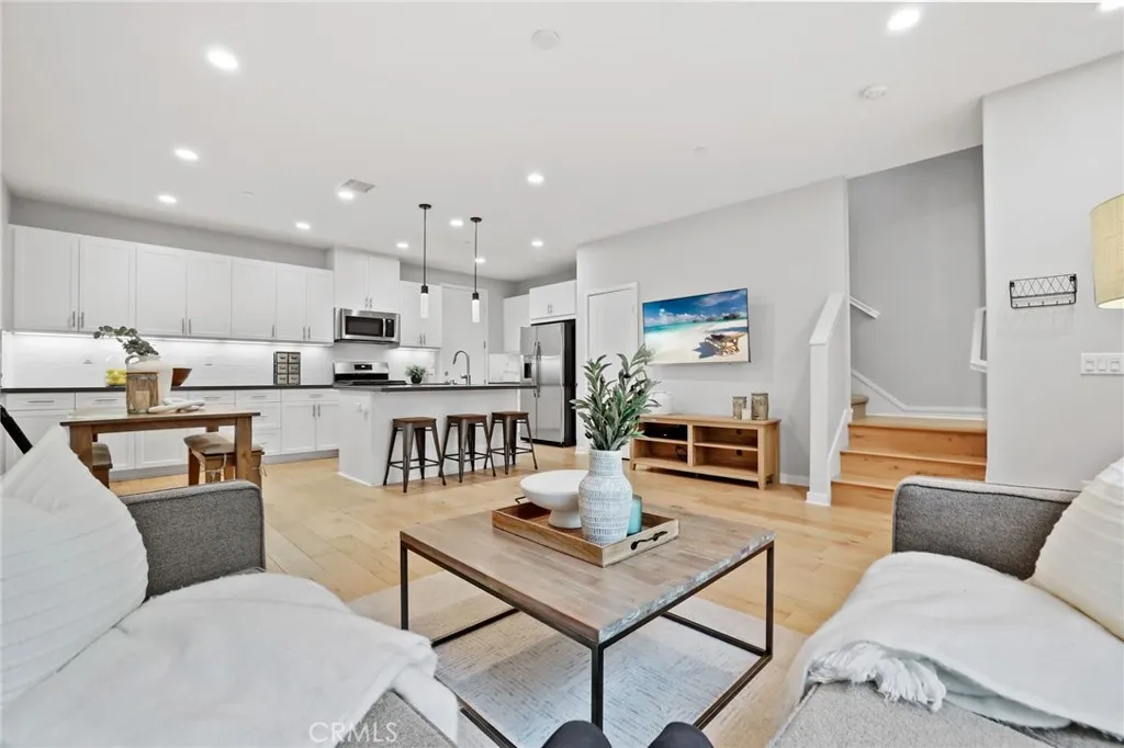 39 Savannah Irvine, CA 92620 - Photo 2 of 42