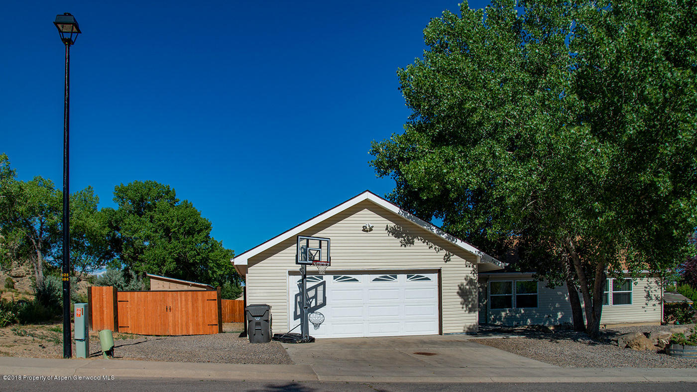 3022 Howard Avenue Rifle, CO 81650 - Photo 2 of 27 25