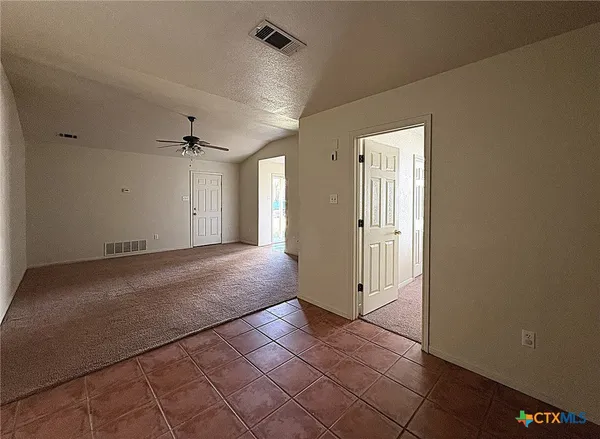 $1,075 | 1002 West Avenue B, Unit B, Copperas Cove, TX 76522