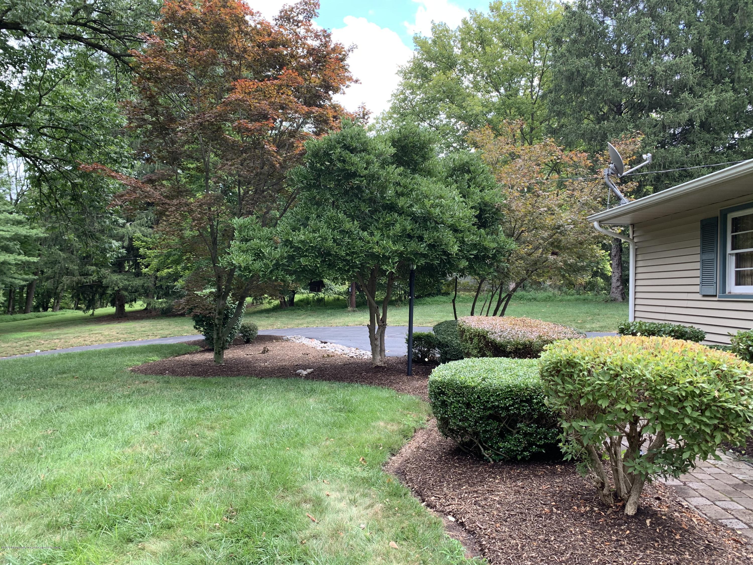 8 Hillsborough Road Flemington, NJ 08822 - Photo 12 of 41 IMG_0739