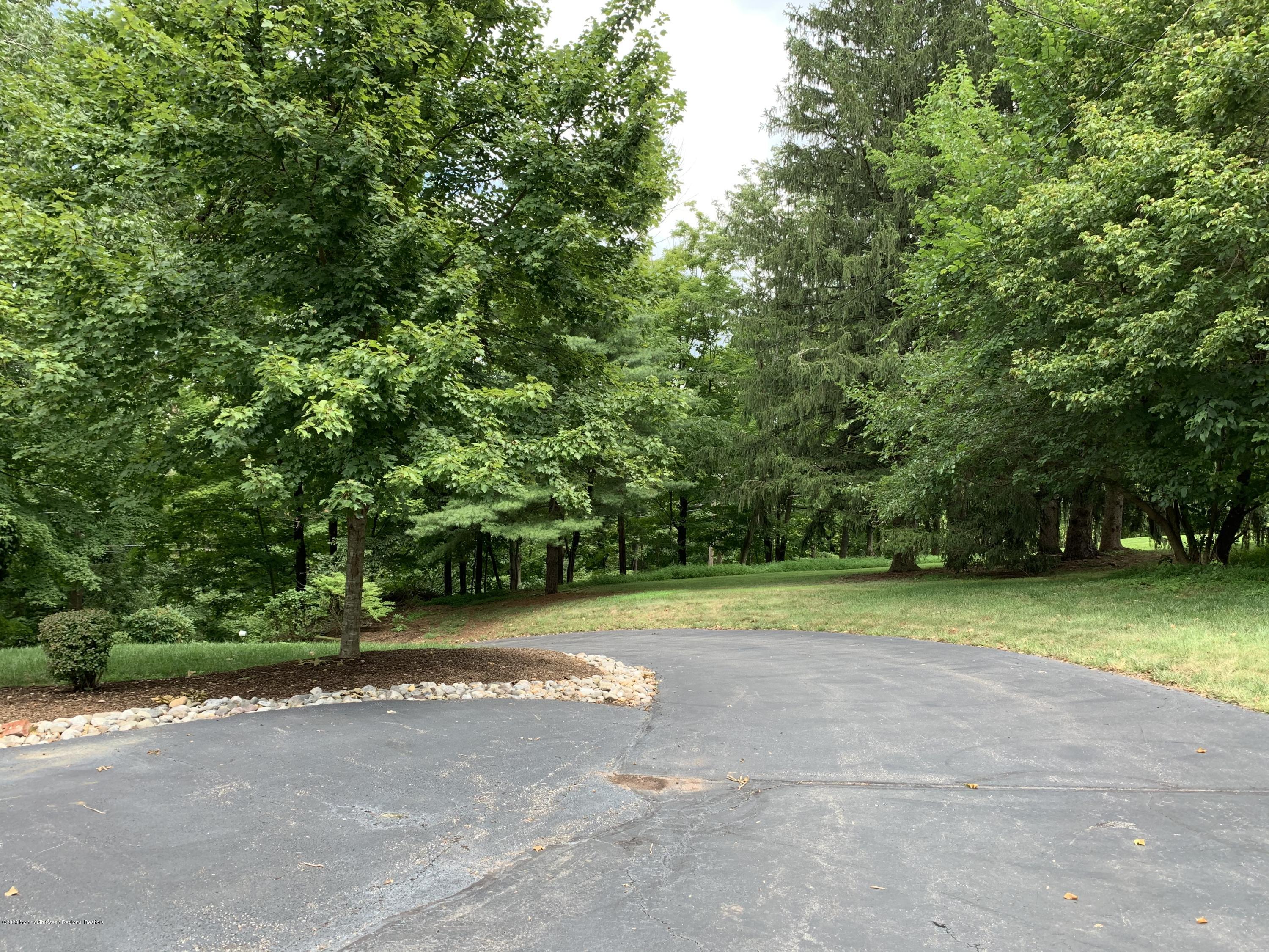 8 Hillsborough Road Flemington, NJ 08822 - Photo 13 of 41 IMG_0730