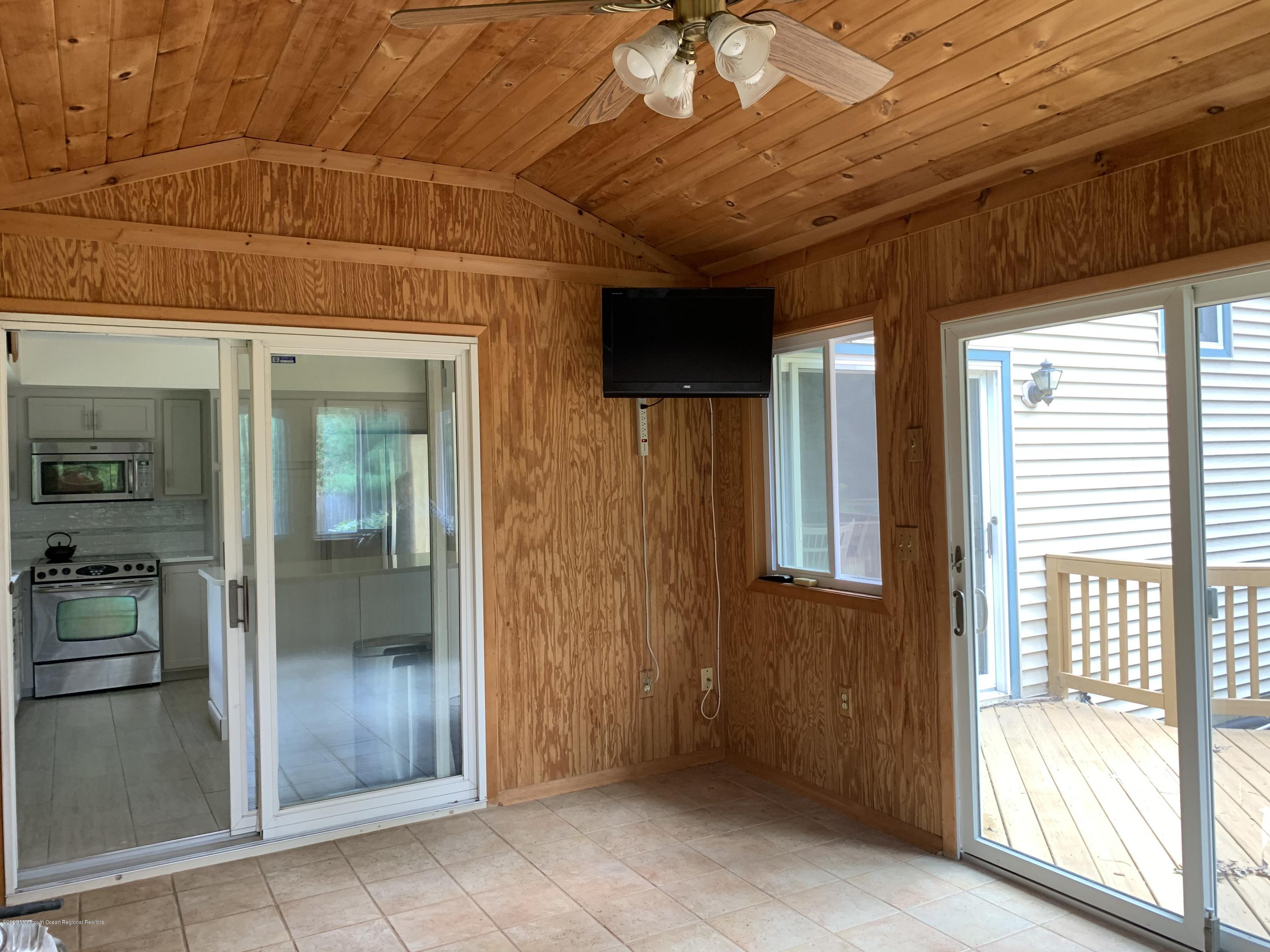 8 Hillsborough Road Flemington, NJ 08822 - Photo 21 of 41 IMG_0767