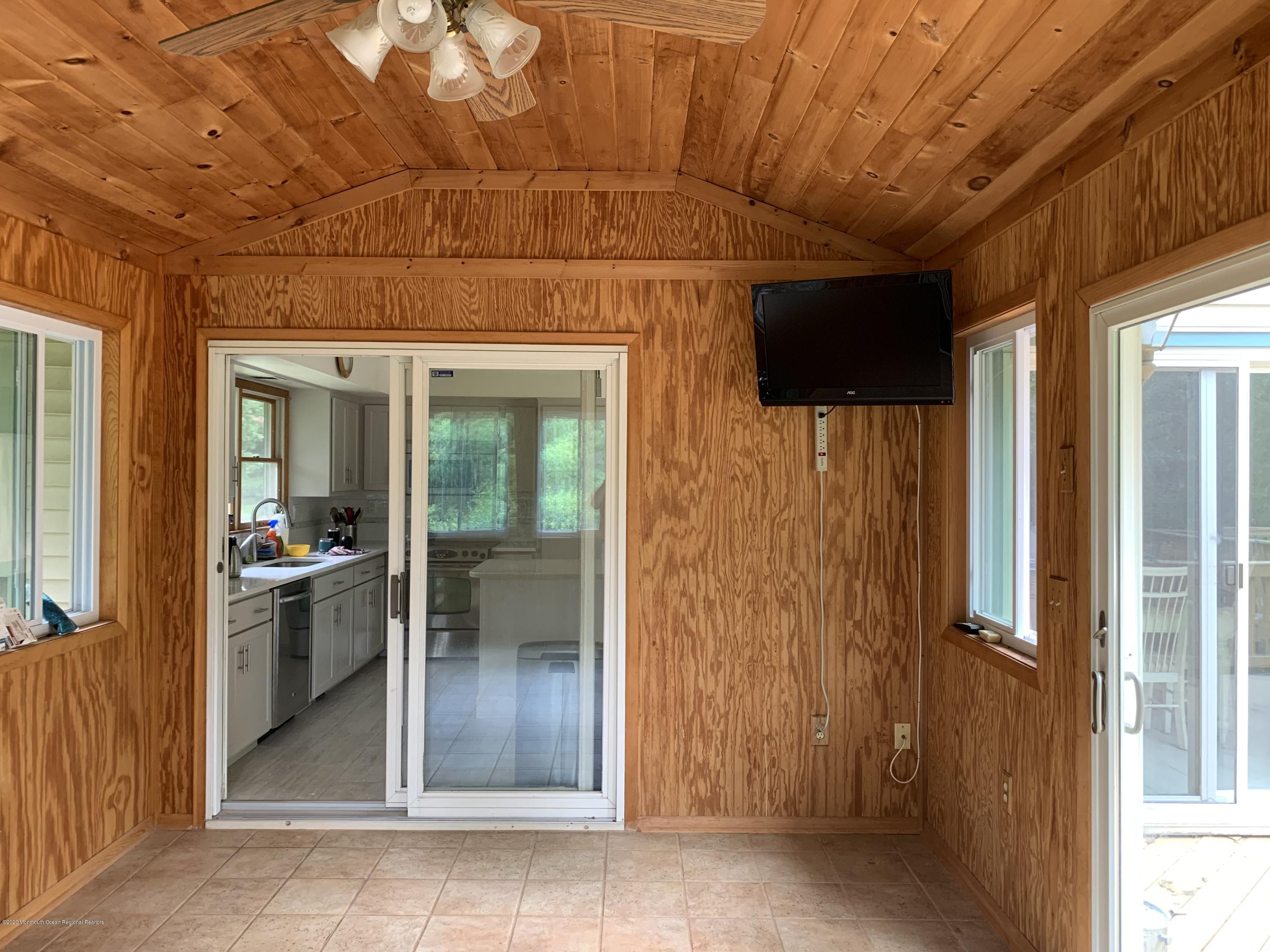 8 Hillsborough Road Flemington, NJ 08822 - Photo 22 of 41 IMG_0766