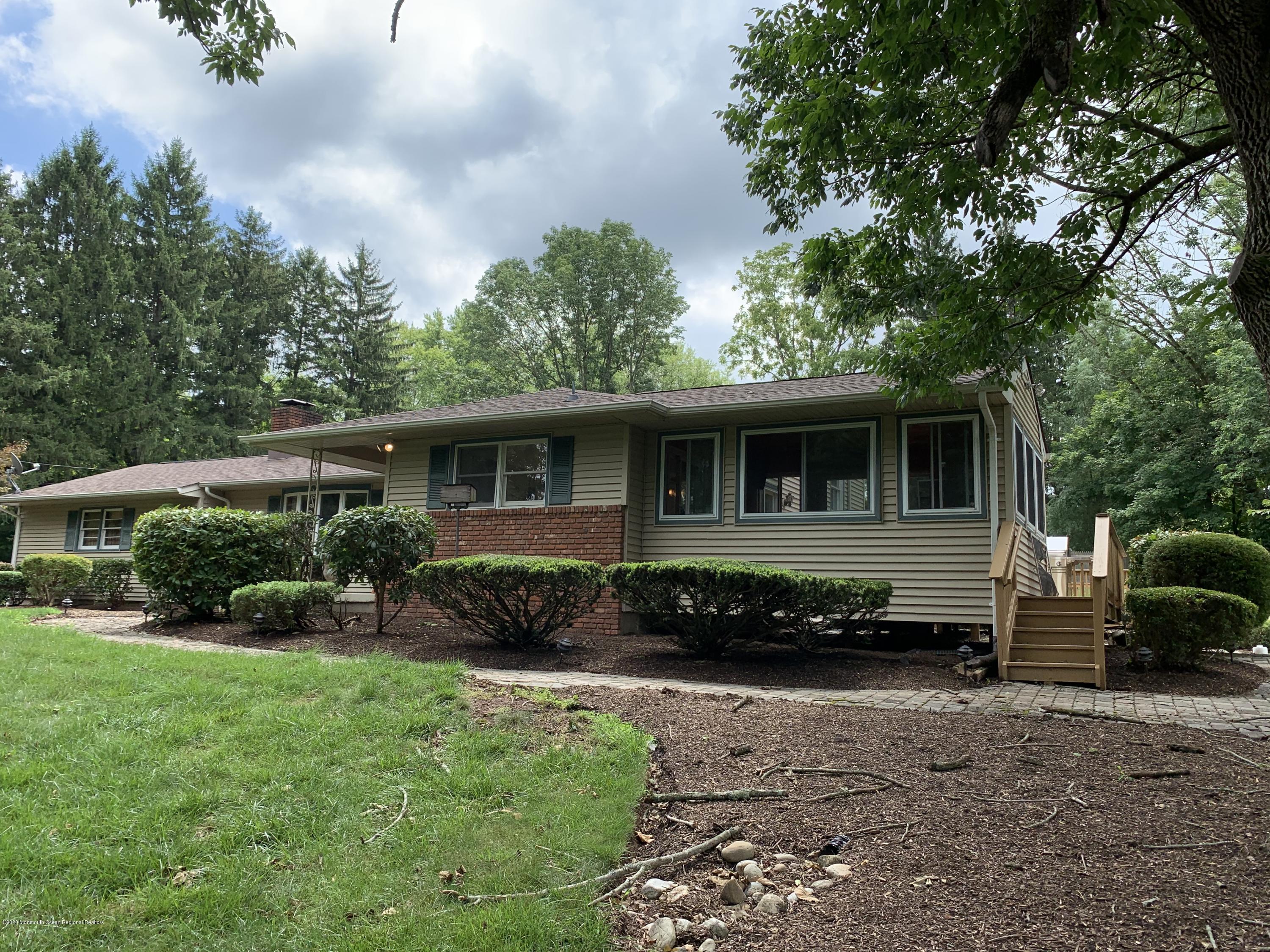 8 Hillsborough Road Flemington, NJ 08822 - Photo 4 of 41 IMG_0736