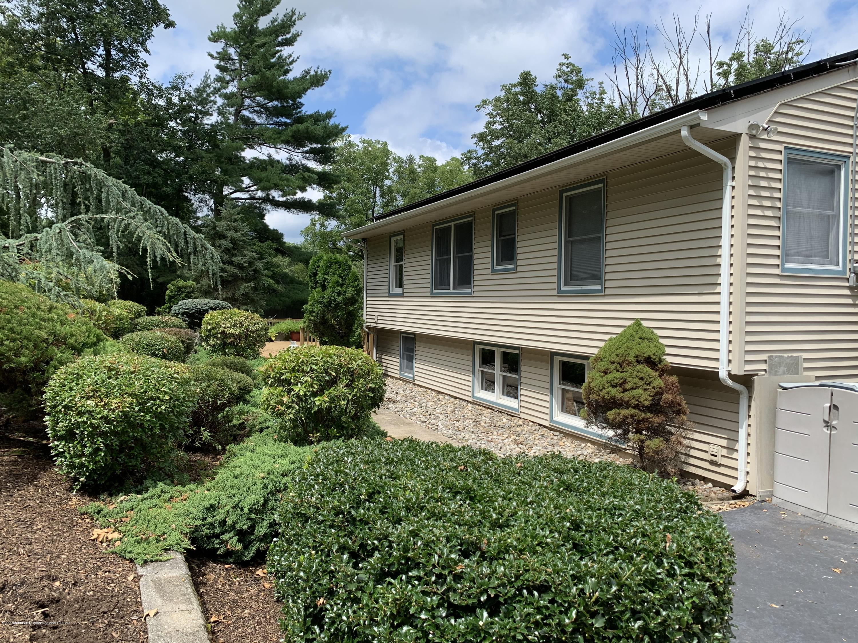 8 Hillsborough Road Flemington, NJ 08822 - Photo 6 of 41 IMG_0721