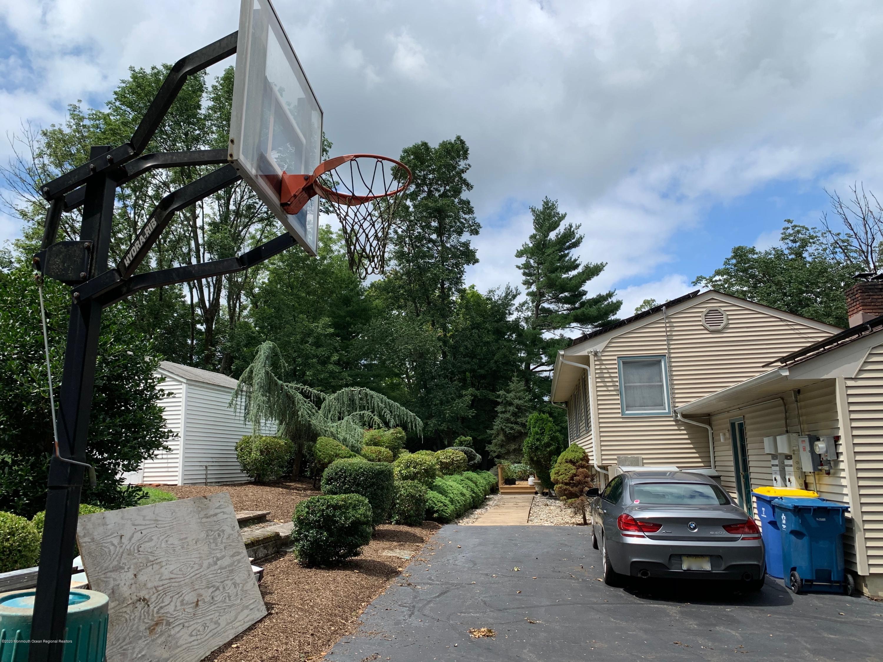 8 Hillsborough Road Flemington, NJ 08822 - Photo 8 of 41 IMG_0727 2