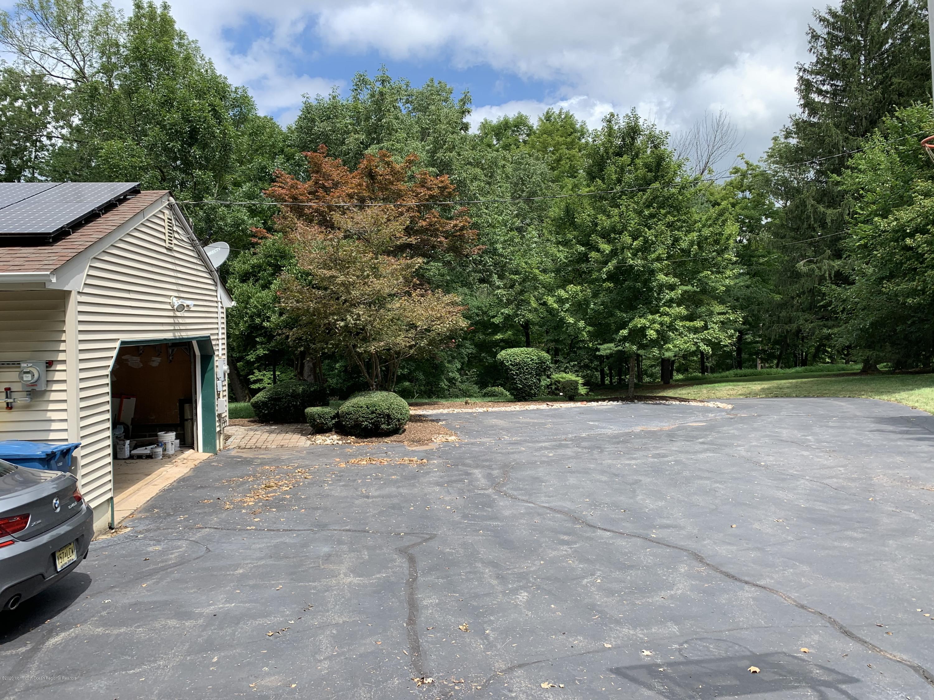 8 Hillsborough Road Flemington, NJ 08822 - Photo 10 of 41 IMG_0725