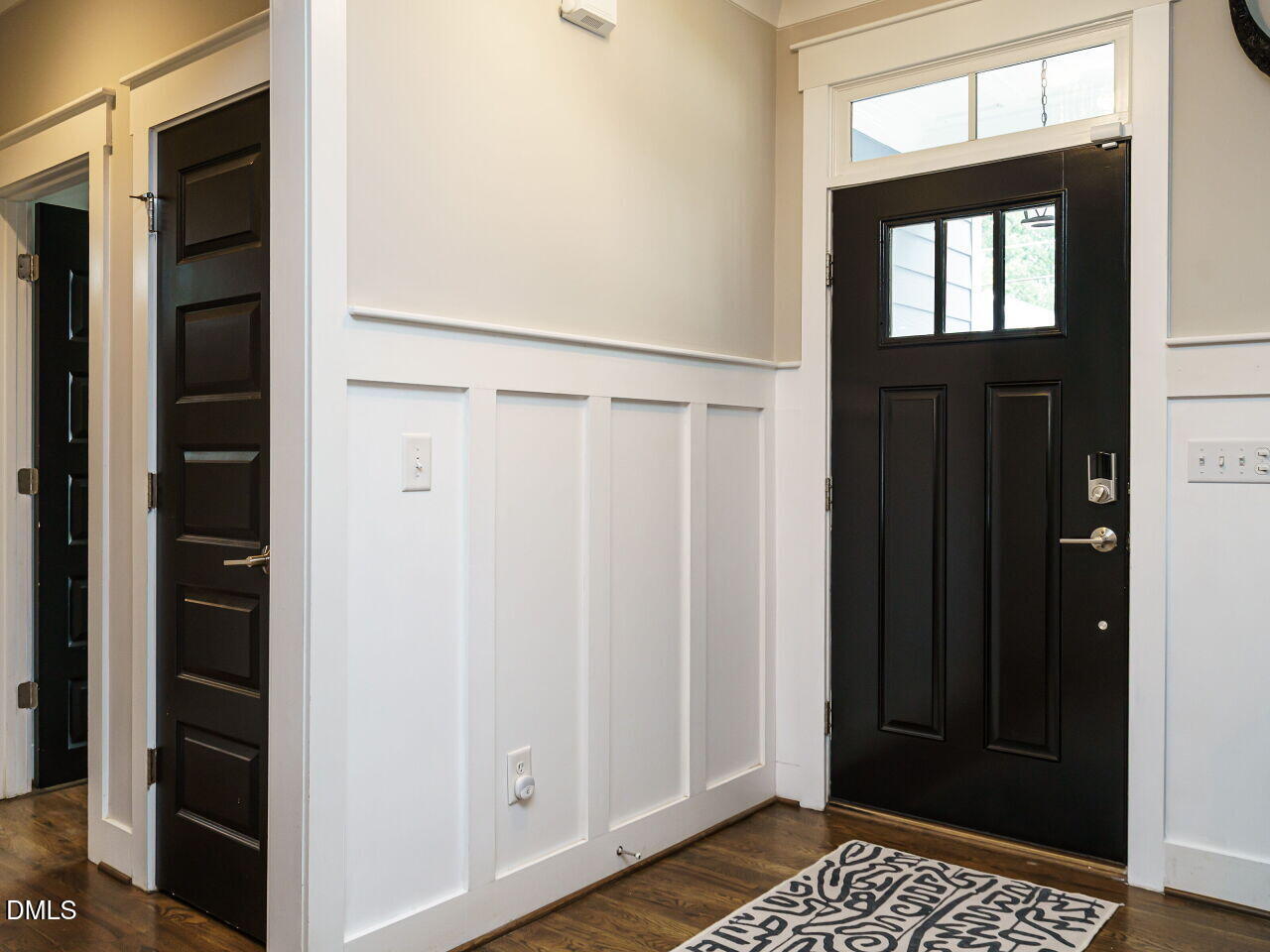 806 Postell Street Raleigh, NC 27601 - Photo 3 of 28 004-1280x960-foyer