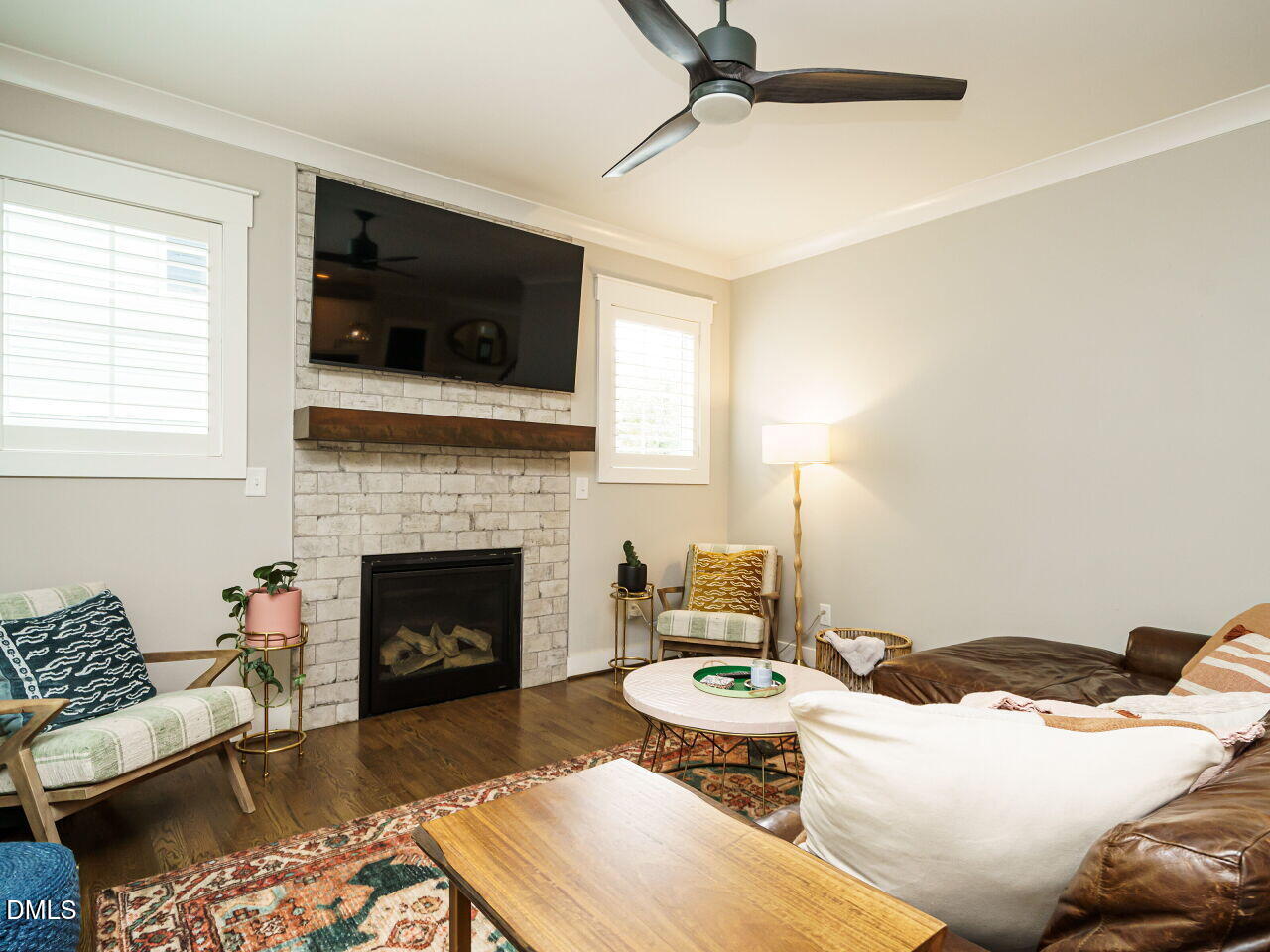806 Postell Street Raleigh, NC 27601 - Photo 10 of 28 013-1280x960-living-room
