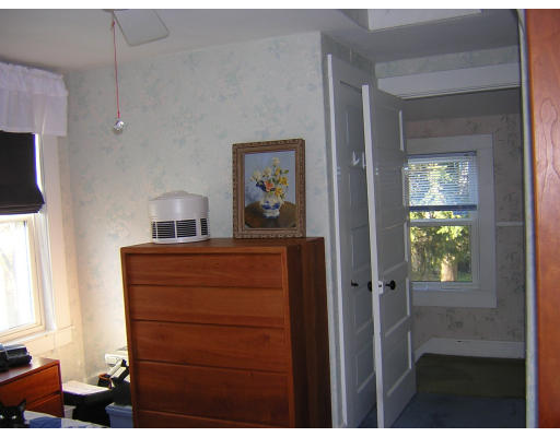 98 Homestead Road Lowell, MA 01850 - Photo 13 of 19 Gallery Image 13