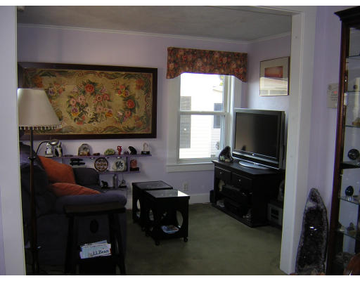 98 Homestead Road Lowell, MA 01850 - Photo 3 of 19 Gallery Image 3